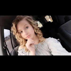 Meet your Posher, Lydia